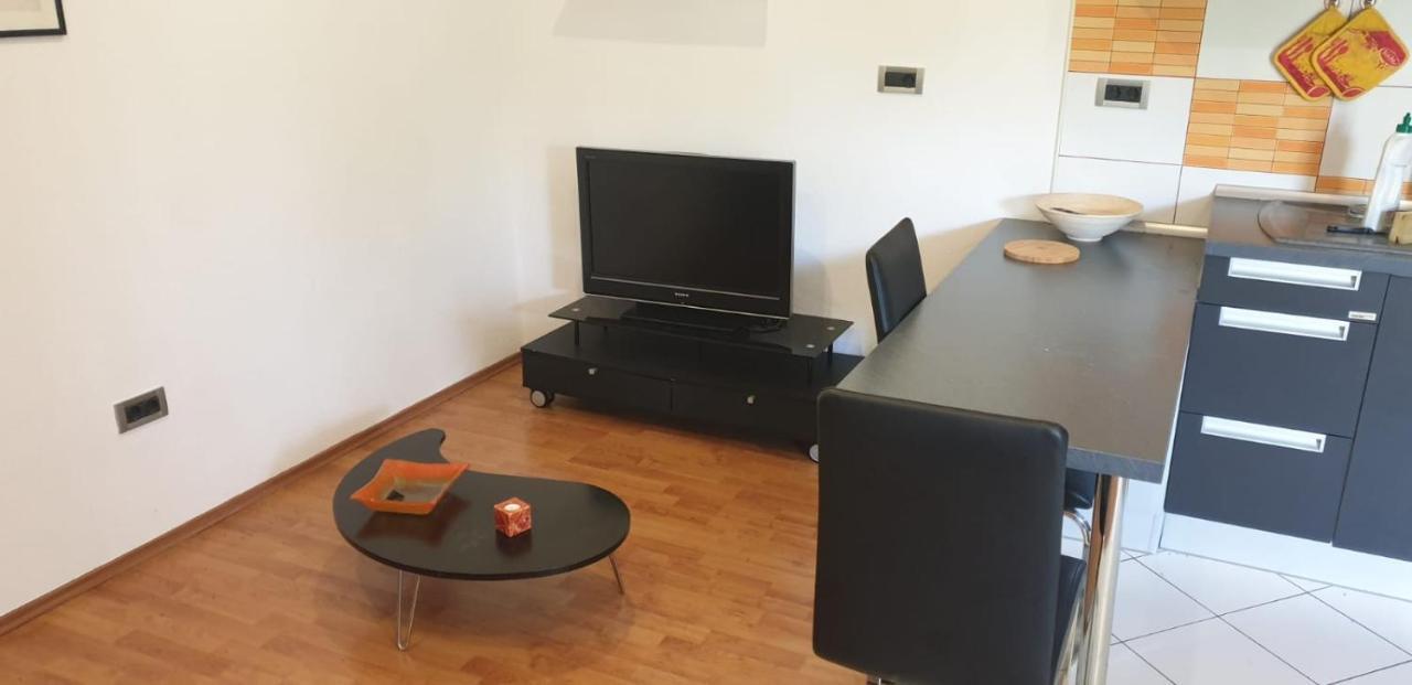 Nest For A Rest Apartment เซเกต วรันยีชา ภายนอก รูปภาพ